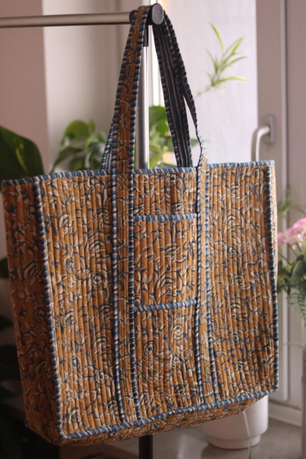 Block&Bloom - Desert Vine Quilted Tote Bag